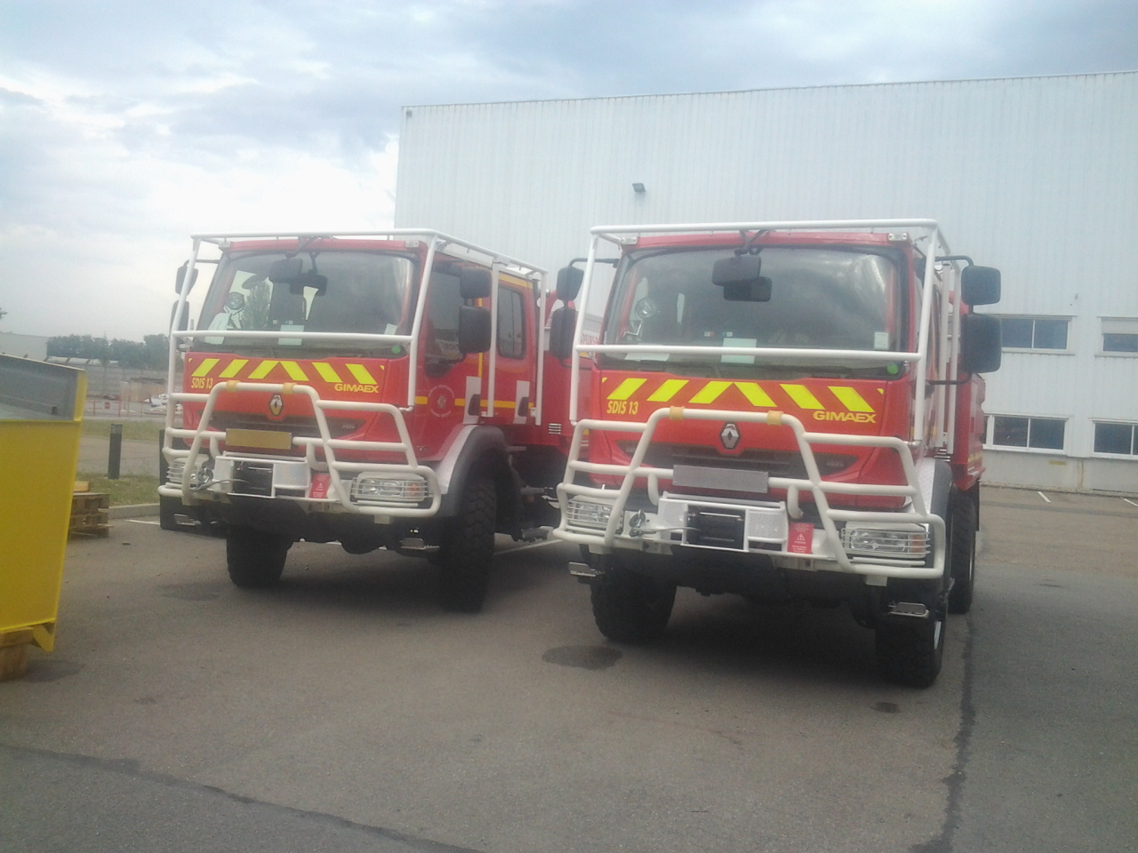 Hydraulic equipment for firefighting vehicle