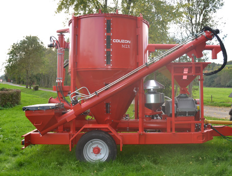 hydraulic system for agricultural vehicle